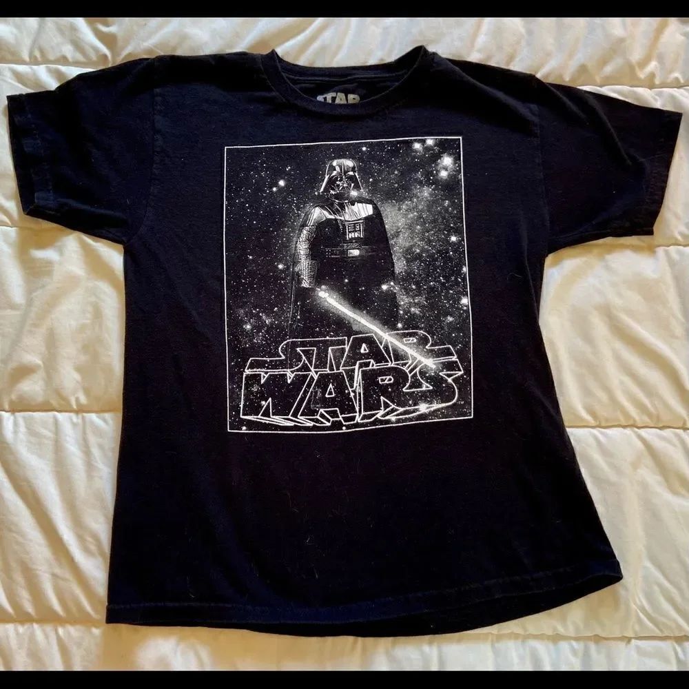 Star Wars Youth Darth Vader Saber Black T-Shirt M
